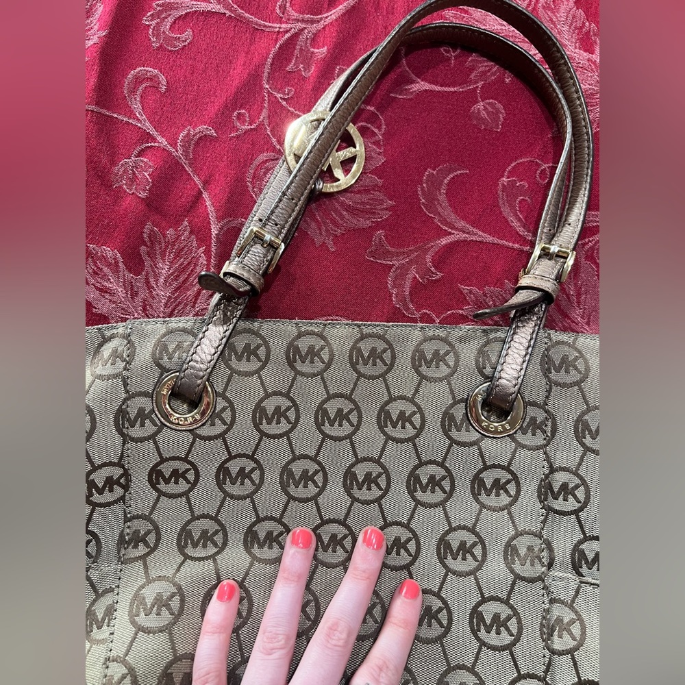 Michael Kors vintage tan & beige monogram tote purse leather adjustable - Picture 11 of 16